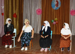 "Пусть всегда будет мама": музыкальный вечер в честь Дня матери подготовили в Парамоновском СДК 