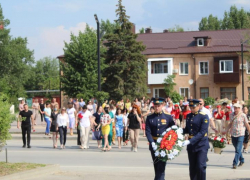 Акция «Через года, через века, помните!» состоялась в День памяти и скорби на городской площади в Морозовске