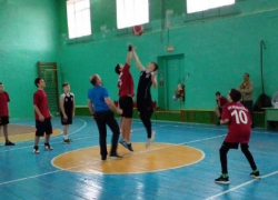 Юношеская команда Морозовского района по баскетболу выиграла у белокалитвенцев со счётом 47:19 