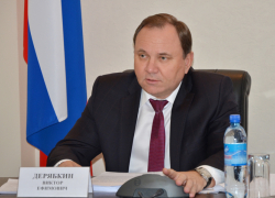 Виктор Дерябкин и ряд других ростовских депутатов Госдумы по мнению экспертов останутся без мандатов в 2021 году