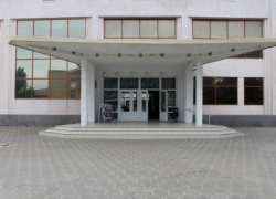 Дом культуры и детскую библиотеку Морозовска собрались отремонтировать в первую очередь в 2017