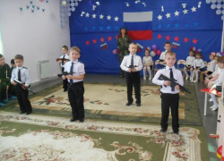 Патриотичный праздник в филиале детского сада №1 Морозовска провели совместно с кадетами