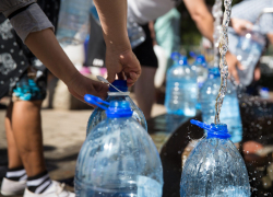 В Морозовске произошел порыв на централизованной системе водоснабжения, воду подвозят людям по графику