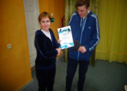 Пять молодых людей боролись за первенство на турнире по настольному теннису в Морозовске