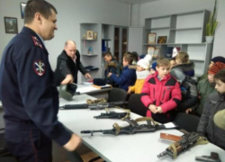 Ученики школы №1 совершили экскурсию в отделение полиции Морозовска