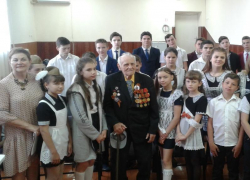 Ветеран Великой Отечественной войны встретился с учениками школы №4 накануне Дня Победы