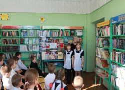 Сотрудники библиотеки хутора Вербочки присоединились к акции «200 минут чтения : Сталинграду посвящается». 