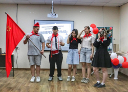 Пионерия без скуки: в Морозовске молодежь устроила квесты, споры о ценностях и пицца-вечеринку