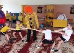 Веселые спортивные развлечения подготовили для ребят на Масленицу в морозовском детском саду "Сказка"