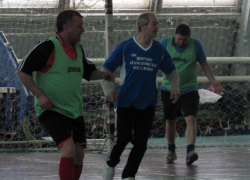 Ветераны показали на выходных в Морозовске мощный и зрелищный футбол