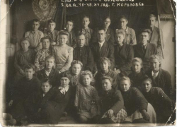 Дети войны запечатлены на старом фото школы имени Ворошилова
