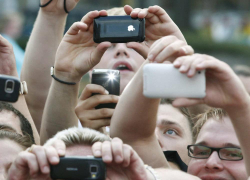 Пожарные обеспокоены: люди снимают чужую беду на видео, но не звонят в службу спасения