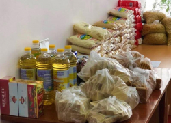 В Морозовском РДК продолжил работу пункт сбора помощи для беженцев 