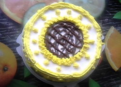 Рецептом бисквитного тортика с мандариновым курдом в середине поделилась Марина Муравейко