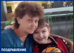 Раису Сидоренко с юбилеем поздравила ее близкая подруга