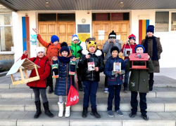 Ученики школы №4 в Морозовске присоединились к акции «Поможем птицам!»