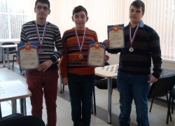 Все призовые места в абсолютном зачете по шахматам в Белой Калитве заняли морозовчане