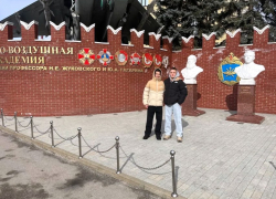 Учащиеся школы №6 побывали в легендарной авиационной академии в Воронеже