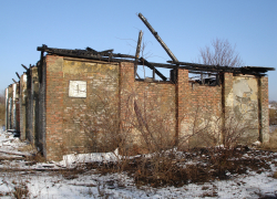 На улице Котельникова в Морозовске загорелась баня