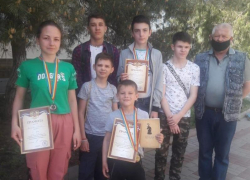 Золотые и серебрянные медали привезли морозовчане с белокаливинского детского шахматного турнира