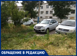 Подъехать ко дворам невозможно, - морозовчанка об автомобилях военнослужащих на улице Ворошилова