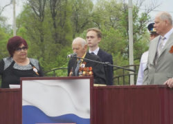 Публикуем видео выступления ветерана и главы районной администрации на параде в Морозовске