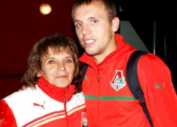 Маму Дениса Глушакова пригласили на новый турнир по мини-футболу в Морозовске 