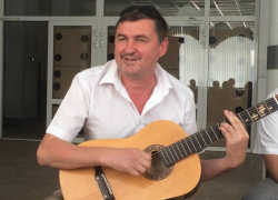 Эдуарда Мартазинова поздравила вся "Каменка"