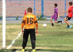 Юные футболисты Морозовска открыли новый сезон