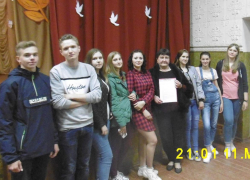 Песню «День победы» в Вольно-Донском СДК подхватили слушатели