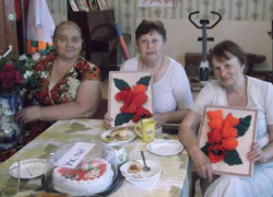Именинников месяца в хуторе Старопетровском потчевали пирогами