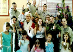 Самая маленькая солистка вокальной студии Арт-шоу поздравила военнослужащих с новым годом