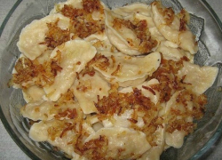 Секретами приготовления вареников поделилась морозовчанка Вера Згонникова