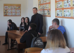 Акцию "Скажи наркотикам - нет" провели со студентами агропромышленного техникума Морозовска