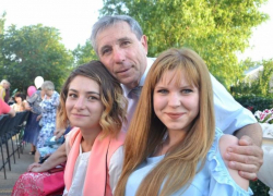 Валерию Фирсовичу 70 лет: с юбилеем морозовчанина поздравила любящая семья