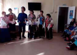 Ансамбль народной песни "Отрада" выступил в Центре социальных услуг Морозовского района 