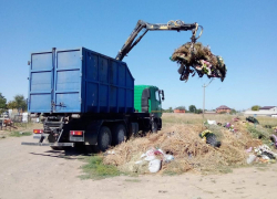 Мусор с кладбищ Морозовска начали вывозить