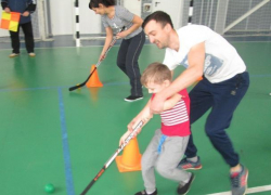  "Папа, мама, я – спортивная семья": веселые спортивные соревнования прошли для детей и их родителей