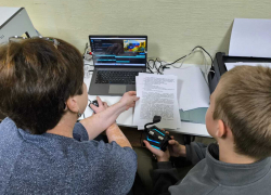 Герои оживают в кадре: в Морозовском районе дети создают мультфильмы о героях России и Донбасса