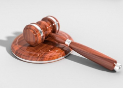 Уголовное дело против экс-начальника отдела по управлению имуществом администрации Морозовска возвращено в суд