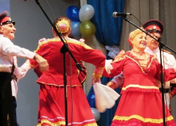 Песни фестиваля "Славянский хоровод" в Морозовске звучали в русских, белорусских и украинских традициях 