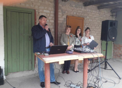 Городской досуговый центр «Спутник» поздравил морозовчан с праздником Победы 