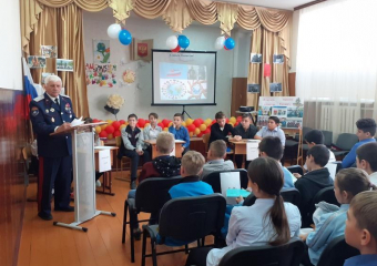 Патриотическую игру "Славься Отечество!" провели с  детьми в школе №4