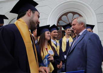 Выпускникам-отличникам донских ВУЗов обещают ипотеку под 1% годовых