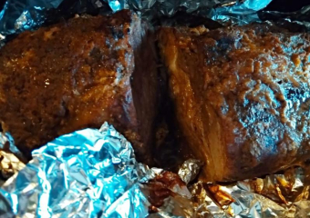 Семейным рецептом приготовления мяса в духовке поделилась корреспондент "Блокнота Морозовска"