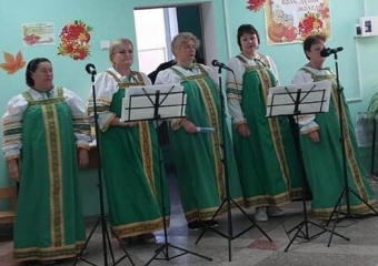 Праздничный концерт «Нам года-не беда, коль душа молода!» провели ко Дню пожилого человека в хуторе Вишневка  