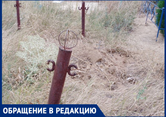 «Благородные» грабители оставили на могиле крест вместо украденного ими железного памятника на северном кладбище в Морозовске