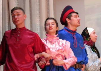 "Бабий бунт" против казаков от школы №3 в Морозовске попал на видео