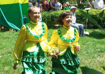 Коллектив «Казачьи просторы» из Морозовска заслужил шквал аплодисментов в станице Старочеркасской и попал на видео