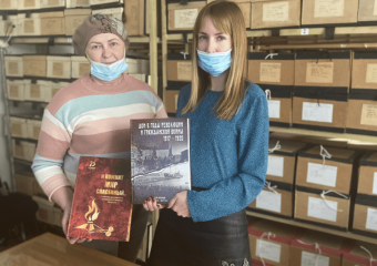 «И помнит мир спасенный»: в муниципальный архив Морозовского района поступили уникальные сборники документов 